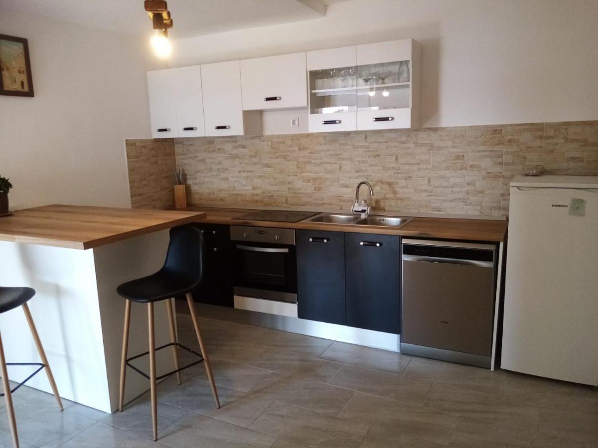 Apartman Laus Zavalatica Exteriér fotografie